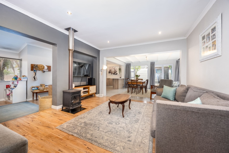4 Bedroom Property for Sale in Wellway Park East Western Cape